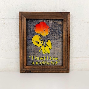 Espejo con premio de carnaval con arte de Tweety Bird enmarcado vintage, juego de feria de dibujos animados, decoración de pared de los años 70, dopamina, guardería, niños, Looney Tunes, marco de madera
