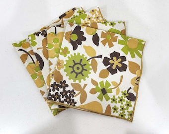 Vintage Floral Cloth Napkins Set of 4 Flowers Flower Power Cloth Fabric Reusable 1970s Dinner Party Holiday