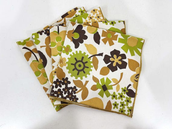 Vintage Floral Cloth Napkins Set of 4 Flowers Flower Power Cloth Fabric Reusable 1970s Dinner Party Holiday