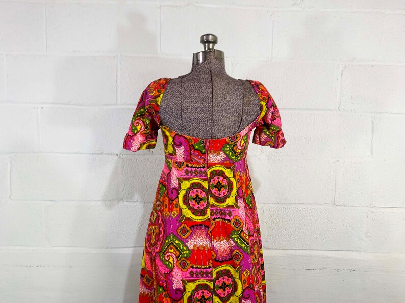 Vintage Hostess Dress Maxi Fuchsia Pink Tiki Short Sleeves Hawaii Empire Waist A-Line Tropical Day-Glo Sweetheart Scoop Neck XS XXS 1960s image 9