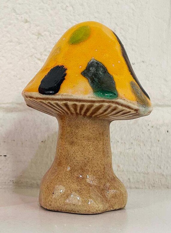 Vintage Mushroom Figure Kitsch 1960s 1970s Ceramic Mid-Century Kitchen Retro Kawaii Cute Home Figurine Decor
