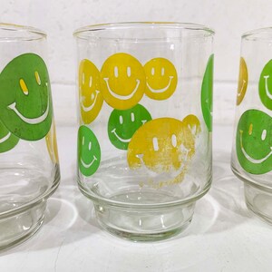 Vintage Smiley Face Glasses Set of 4 Juice Glass 1970s Cup Classic Happy Smile Novelty Yellow Green Kawaii Kitsch Retro 70s image 6