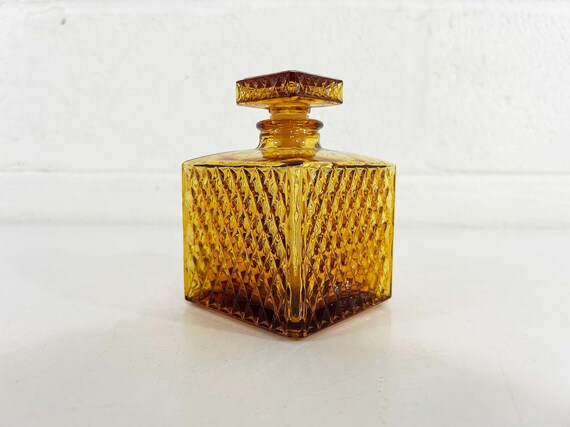 Vintage Amber Glass Liquor Decanter w/ Stopper Lid Aperitif Gold Barware Bar Diamond Point Yellow Square 1970s Mid-Century
