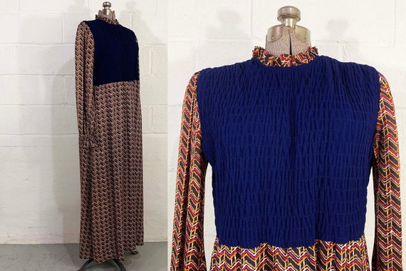 Vintage 70s Maxi Dress Navy Blue Long Poet Sleeves Ruffle Collar Geometric Print Hostess Smocked Mid-Century Plus Curvy Volup 1970s XL 1XL