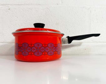 Cacerola vintage naranja esmaltada con motivos florales, color rosa, años 70