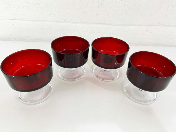 Vintage Red Coupe Glasses Set of 4 France Goblets Glass Wine Cocktail 1970s Ruby French Luminarc Dessert Sherbet Champagne Cavalier Arcoroc