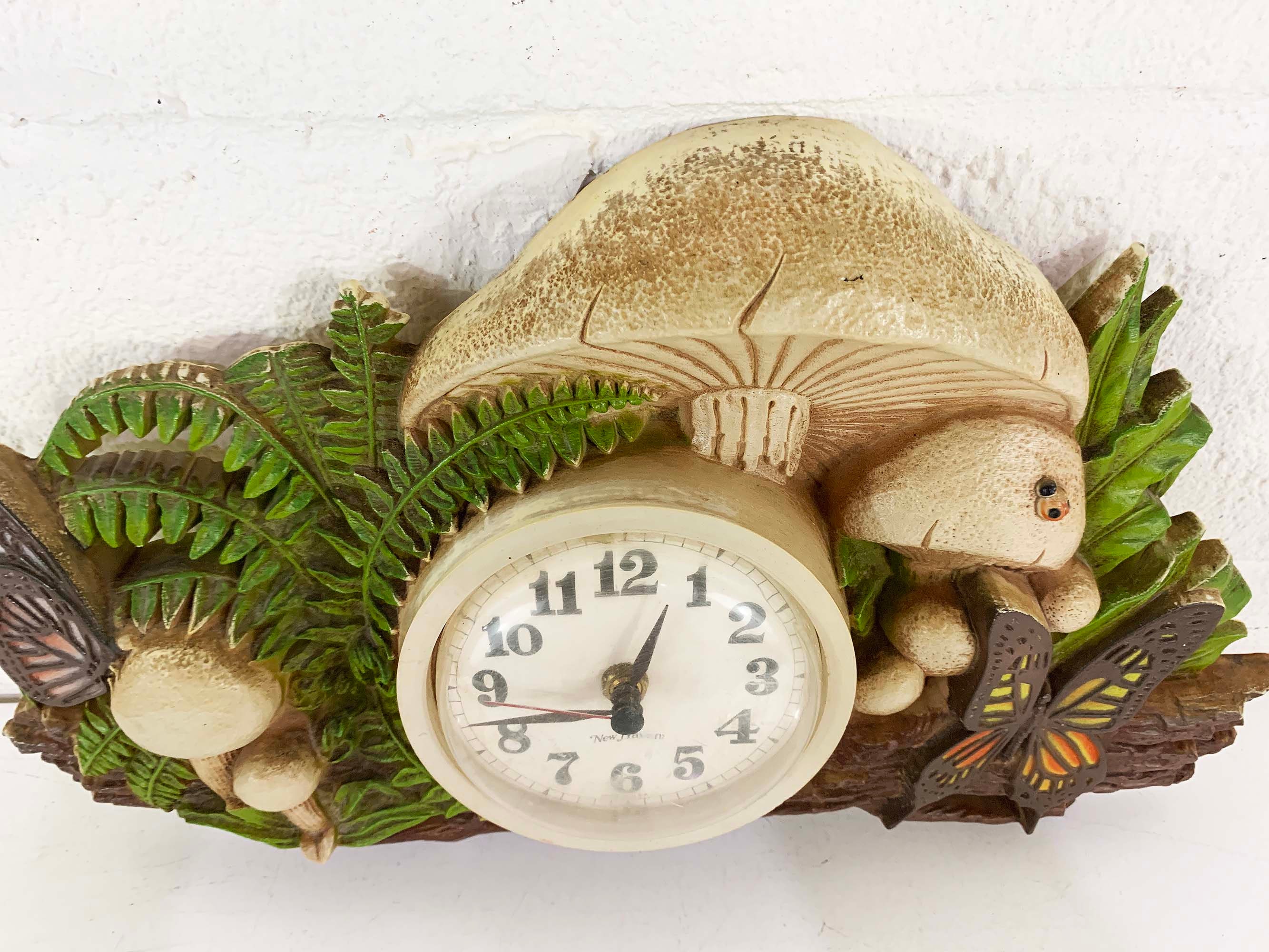 Vintage Mushroom Wall Clock 70s 1970s Mid-Century Kitchen Retro Kitschy ...