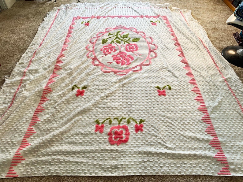 Vintage Chenille Bedspread Pink Green Floral Fringe Trim Rounded Edges Queen Size Bed 97 x 111 Blanket Retro Throw 1950s Bed Spread image 3