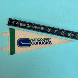 Vintage Vancouver Canucks Canada NHL hockey MINI Pennant Flag Banner 4x9.5 inches