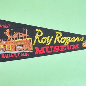 Vintage 1960’s Roy Rogers happy trails Apple valley museums california souvenir  Pennant Flag Banner 8.25x27 inches