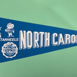 1980 vintage North Carolina Tarheels Tar Heels college University Pennant Flag Banner 12x30 inches bluebonnet football