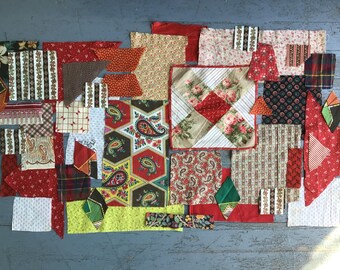Retalhos de tecido antigo e patchwork com vermelho, amarelo e estampa paisley, 1880-1900