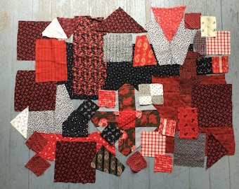 Retalhos de tecido antigos, vermelho, preto e branco, década de 1880.