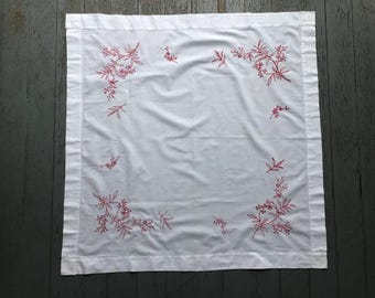 Bordado antigo em vermelho, início de 1900