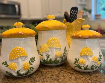 Vintage Arnel's Pottery, jerrycans met paddenstoelenthema