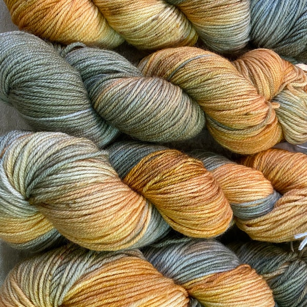 Hilo para calcetines de merino teñido a mano Olive Dreams, 4 capas, 100 g