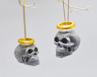 Glitter Skull Christmas Bauble: Gothic Xmas Tree Ornament