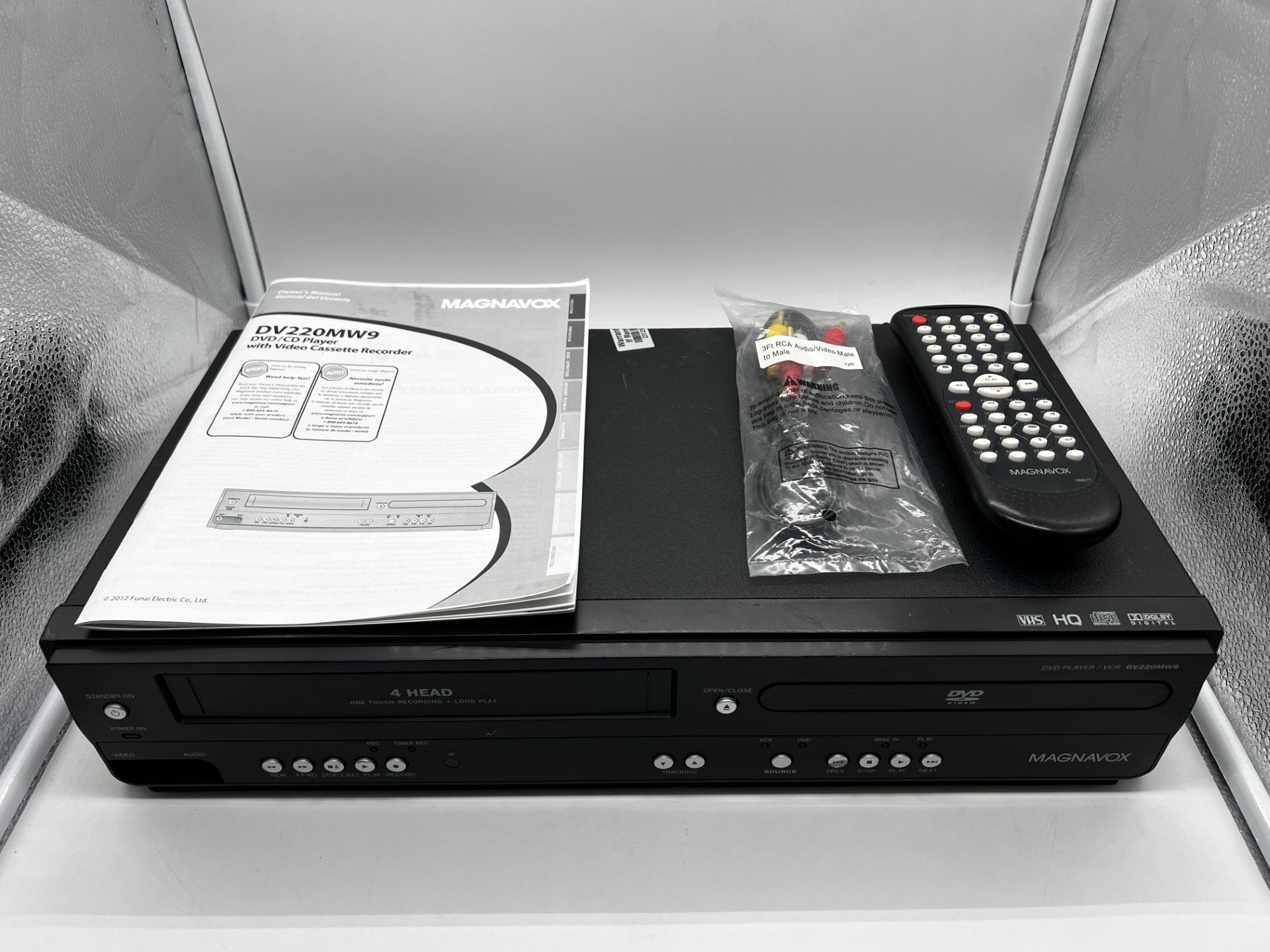(未使用･未開封品)Magnavox dv220mw9?DVDプレーヤーVCRコンボ Magnavox DV220MW9 VHS Player & DVD/VCR Combo with HDMI & CD