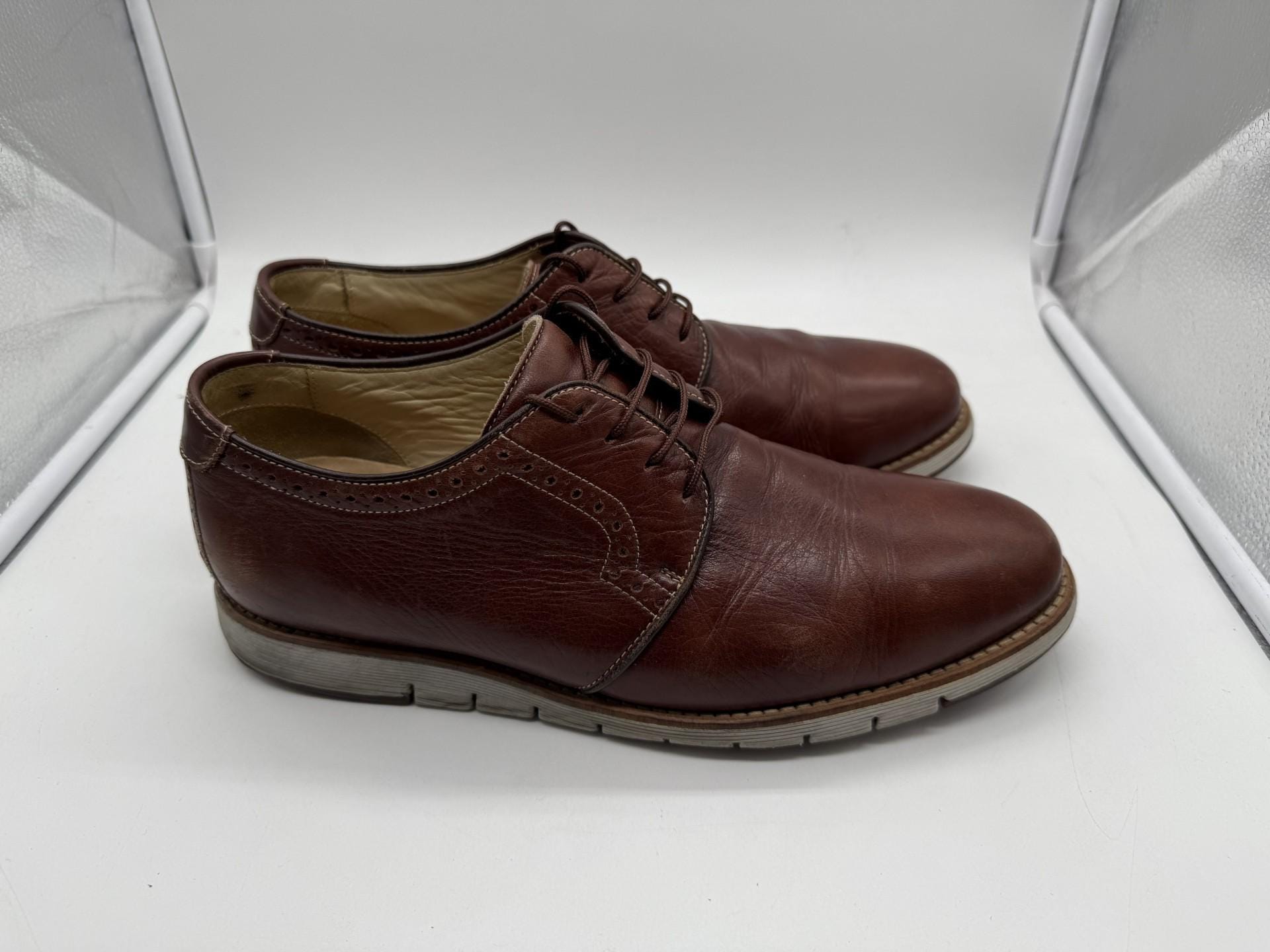 Johnston & Murphy White and Brown Oxfords Sleek Design Amazon.com: Johnston & Murphy Men main image 4