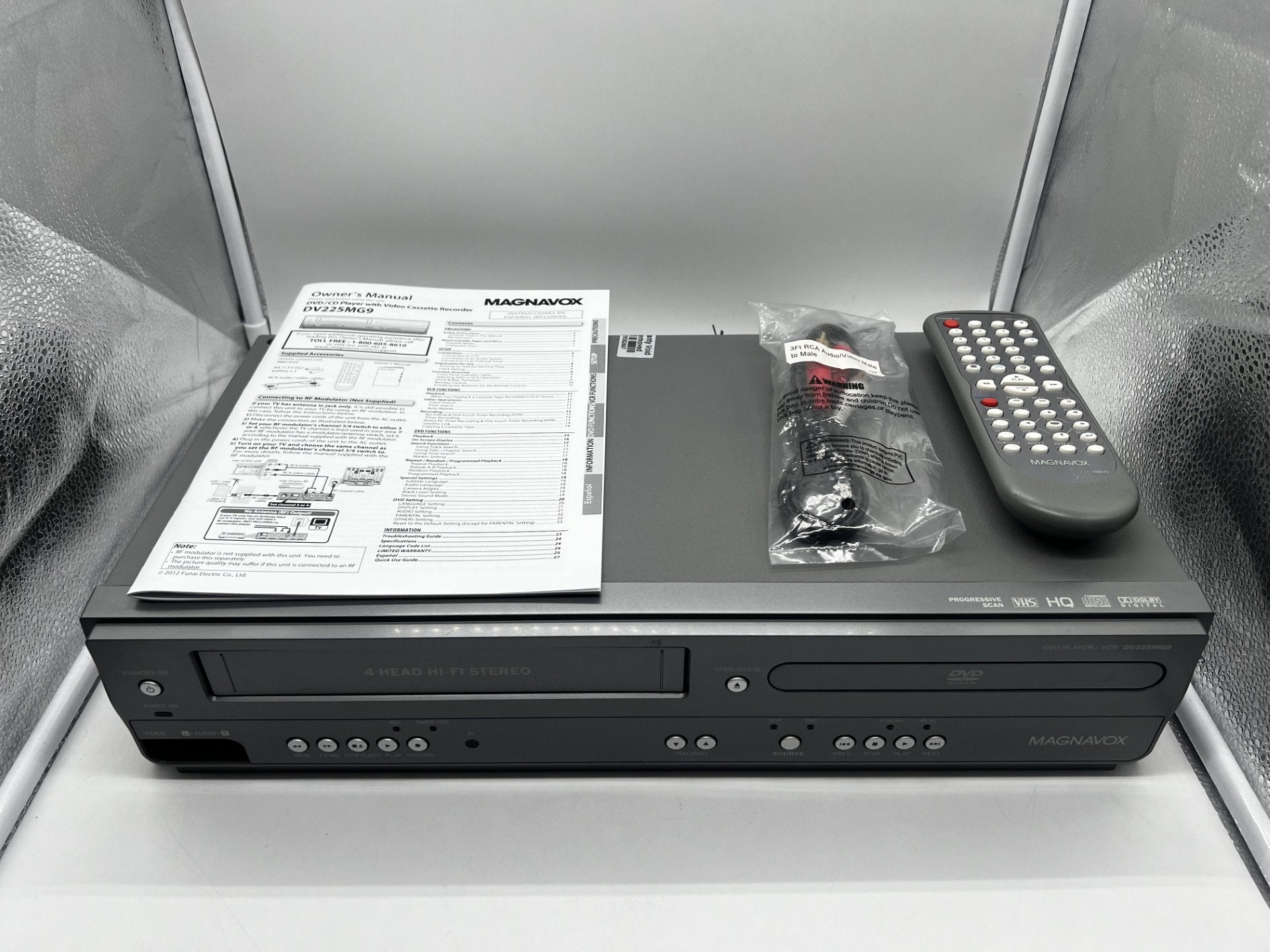 Pre-owned Magnavox DV225MG9 DVD/VCR Combo Player - W/ Line