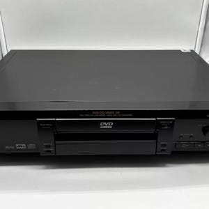 Pre-Owned Sony DVP-S550D DVD/CD Player Dolby Digital Surround Sound w/ Pre-Programed universal remote & A/V Cable