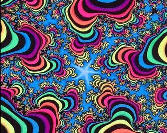 Trippy wall hanging 'Rainbow Valley Fractal' Arazzo psichedelico, arte da parete trippy. Fondale reattivo ai raggi UV. Deco attivo Blacklight, LSD art