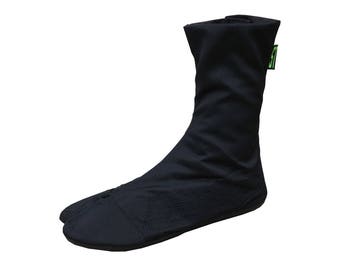 Comfortable tabi boots. Vegan boots with flat sole. Black ninja boots, Black ninja shoes. Jikatabe Japanese shoe, barefoot shoes