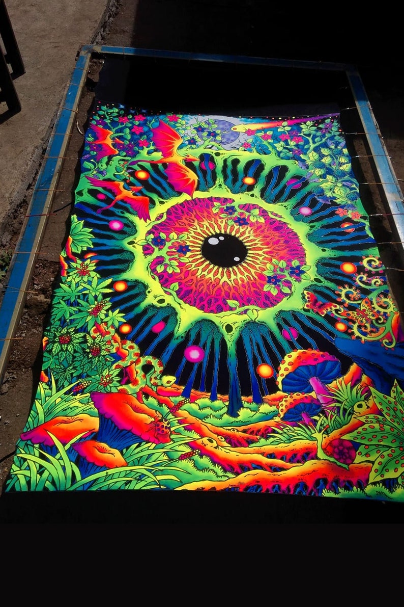 Trippy wall art 'Cosmic Eye'. Psychedelic tapestry, Blacklight tapestry, Trippy wall-hanging, UV reactive wall hanging, Psytrance Deco, LSD image 7