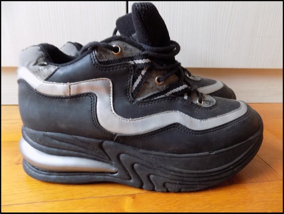 Vintage 90's Black Platform Sneakers