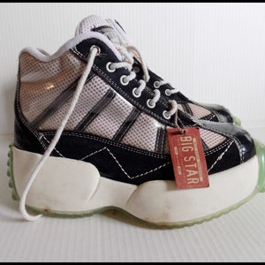 Trampki na platformie Vintage Rave z lat 90.