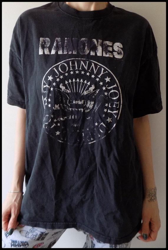Buy Vintage 00's Ramones T-shirt Hey Ho Lets Go Online in India - Etsy