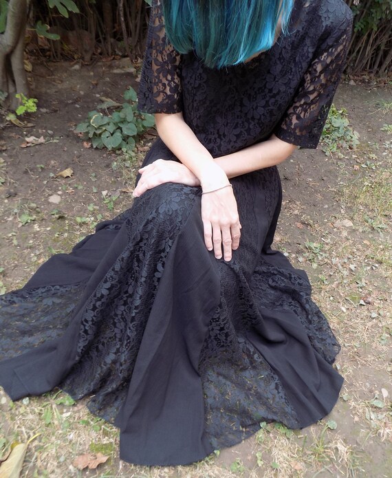 Vintage Black Witch Medieval Goth Long Lace Dress - image 2