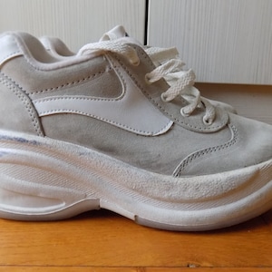 Vintage 90&#39;s White/Gray Leather Platform Sneakers
