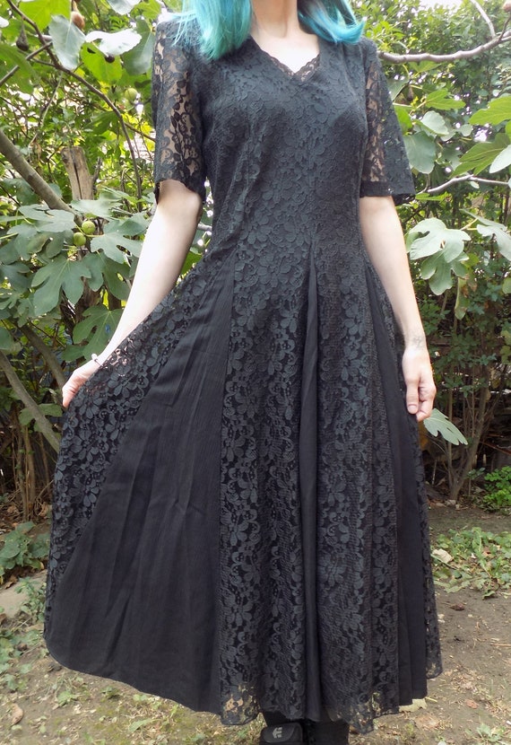 Vintage Black Witch Medieval Goth Long Lace Dress - image 4