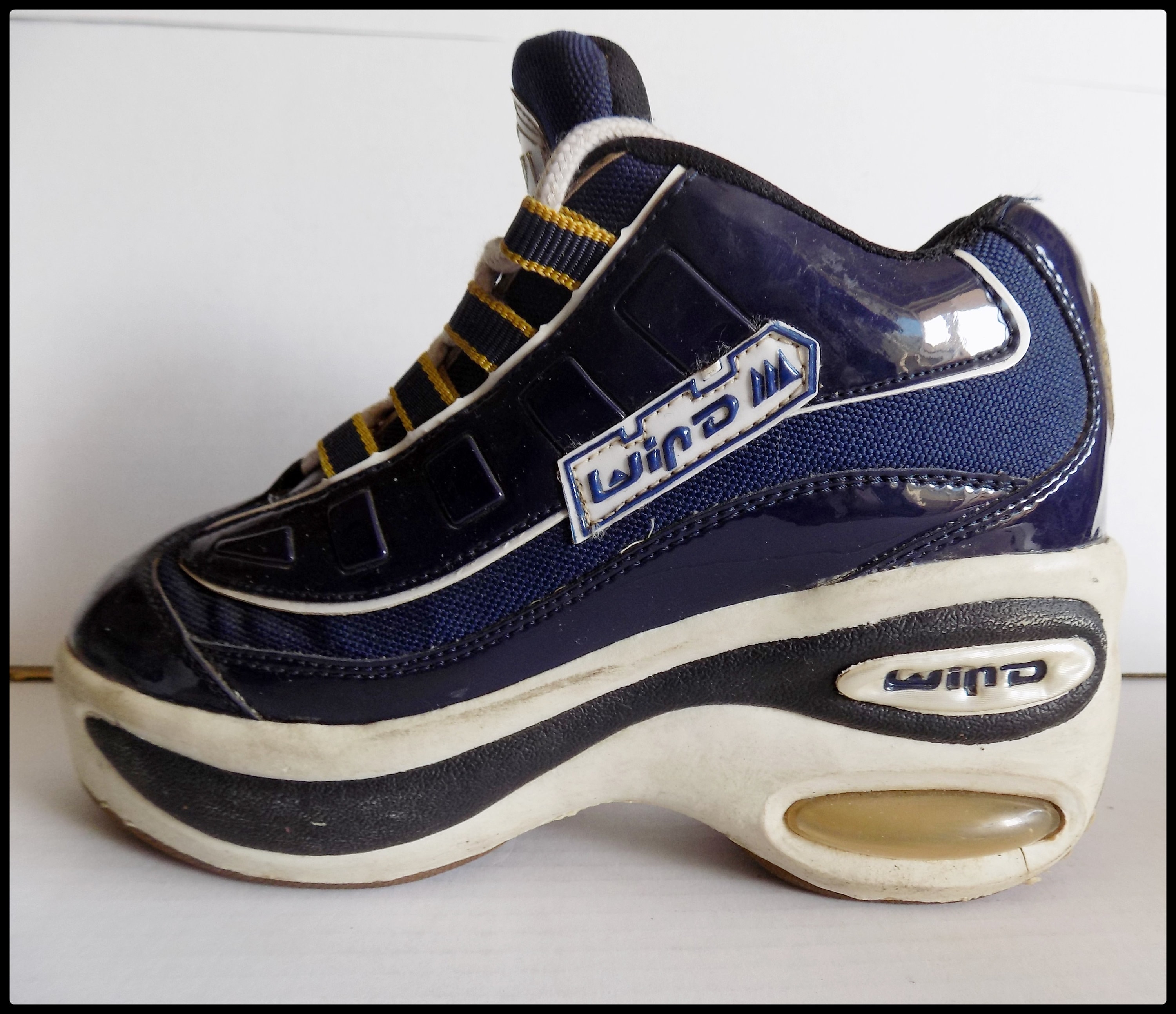 90s store platform vans