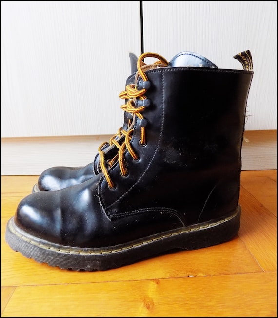 Vintage 90's Retro Graceland Punk Boots