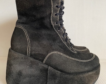 Vintage Y2K Platform Leather Boots