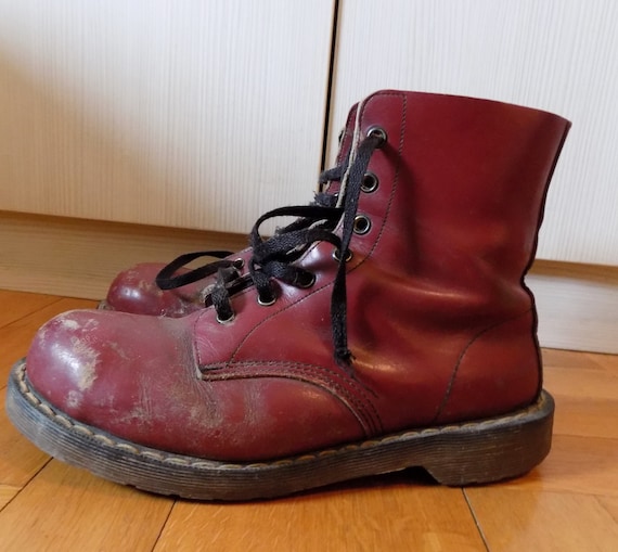 bezoeker Nieuwe betekenis Ontrouw Buy Vintage 90's Rare Burgundy/dark Red Dr Martens Shoes Online in India -  Etsy