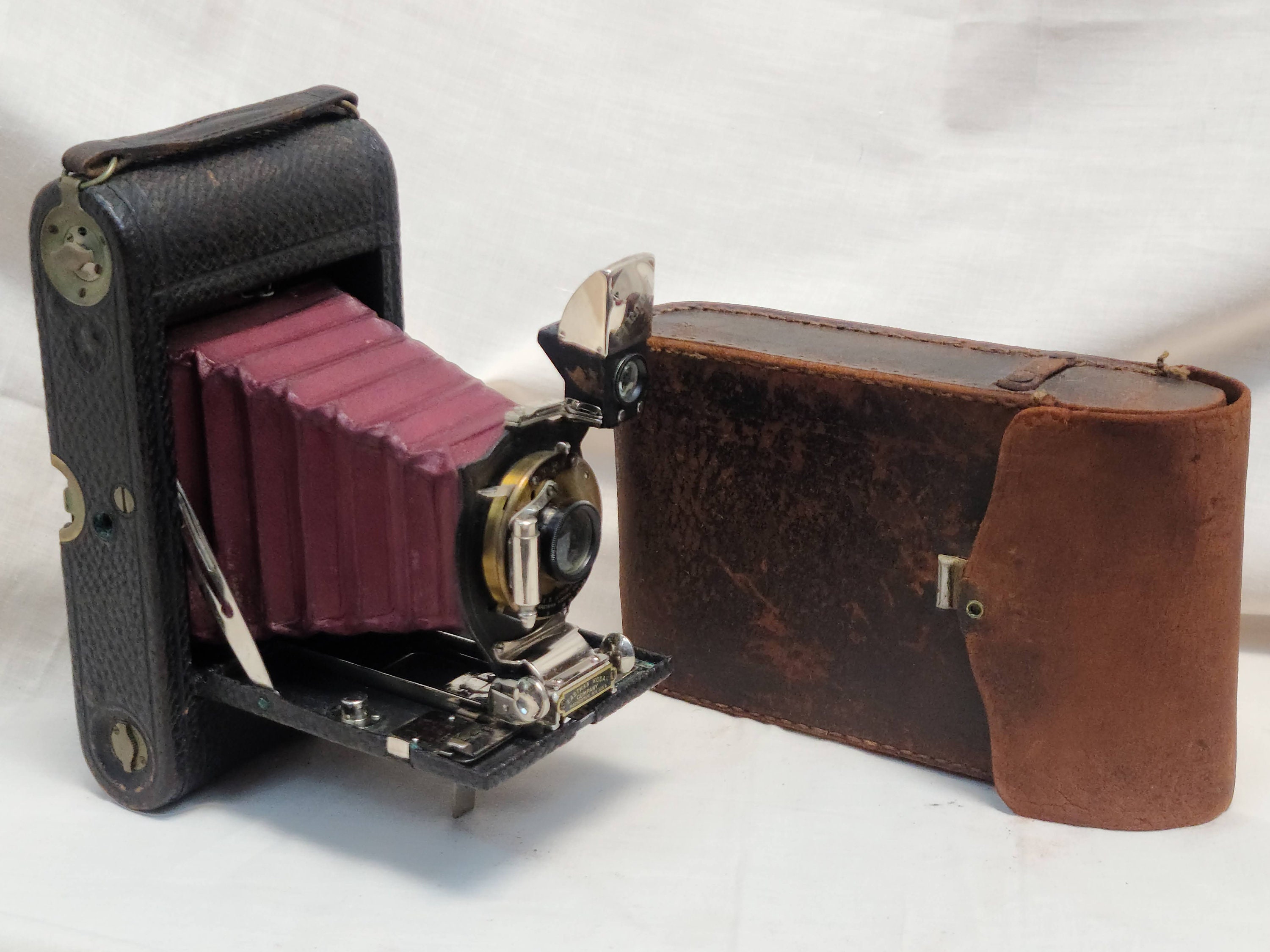 1902 Antique Folding Pocket Kodak Brass Historic Camera Model C-3 FPK No 3 Red Maroon Bellows Automatic TBI Bausch Lomb Glass Lens Case Film