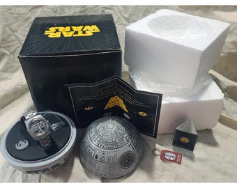 MINT Very Rare VHTF New 1996 Fossil Star Wars 20th Anniversary Raised Logo Limited Edition Death Star Watch Storage Case COA Rebel Pin Tags
