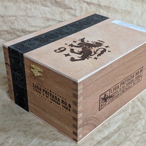 Madera madera de madera vacía caja de cigarros escocés León | Etsy