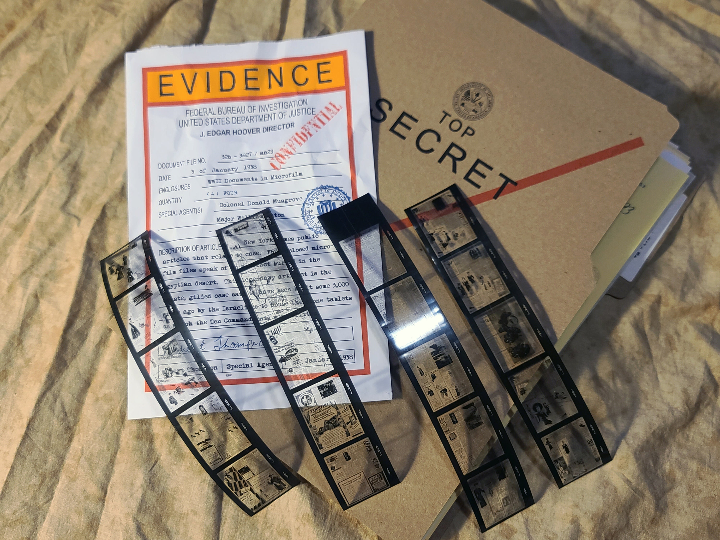 WWII MICROFILM Indiana Jones FBI Dossier Folder WW2 Replica Prop ...