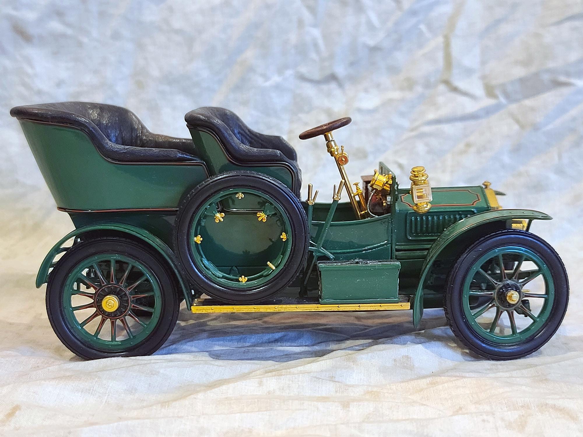 ヴィンテージミニカー　MEBETOYS ROLLS ROYCE s-l400.webp