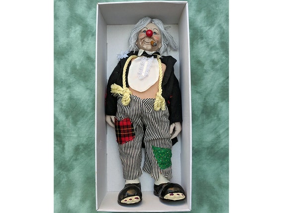 clyde the clown doll