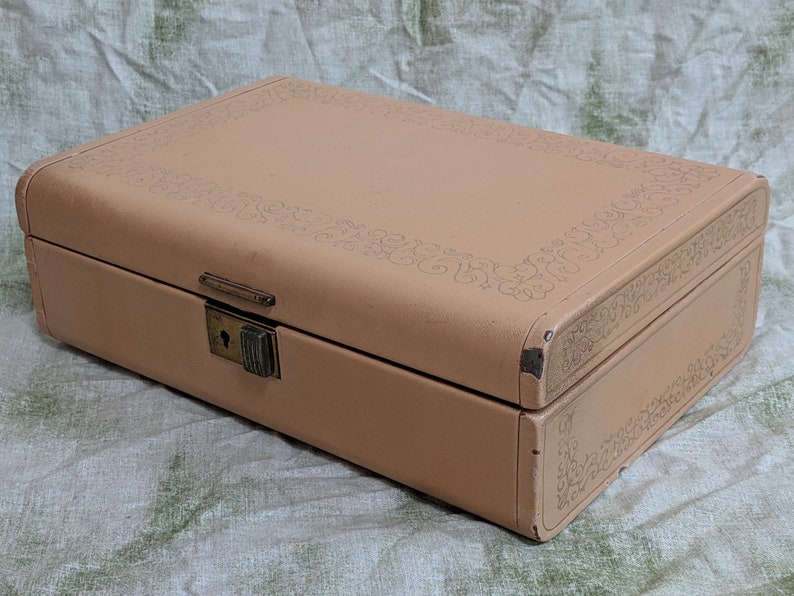 Genuine Texol Plain Boston Massachusetts Vintage Beige Farrington Steel Jewelry Storage Box Gold Detailing Single Shelf Silk Liner Interior