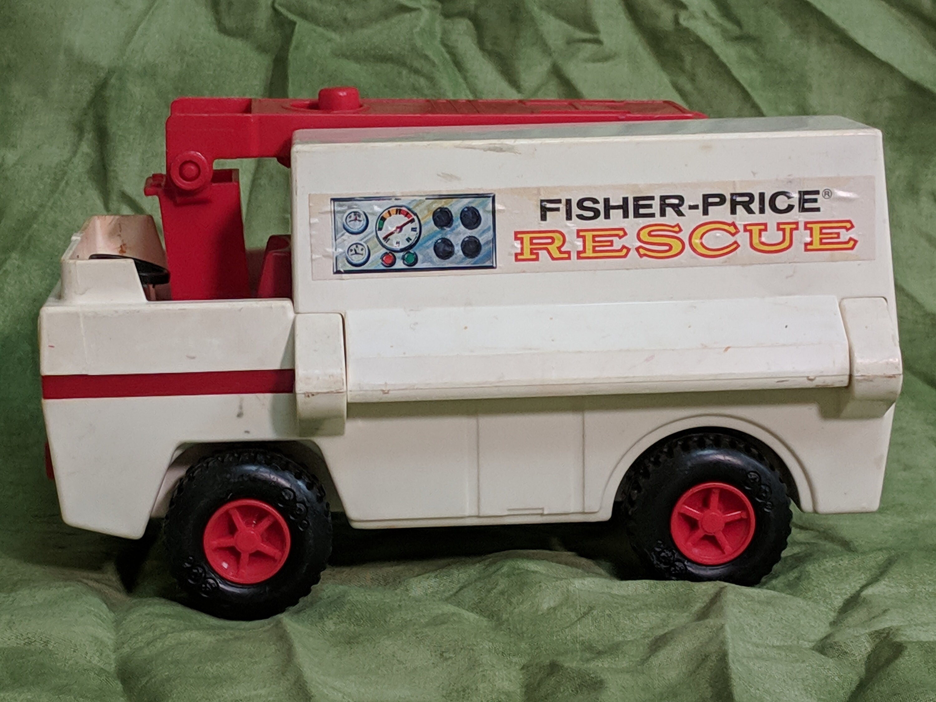 【希少品】Fisher-Price RESCUE 消防車 1974年製おもちゃ Vintage 1974 Fisher Price Husky Rescue Action Heroes