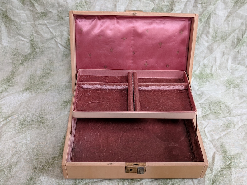 Genuine Texol Plain Boston Massachusetts Vintage Beige Farrington Steel Jewelry Storage Box Gold Detailing Single Shelf Silk Liner Interior