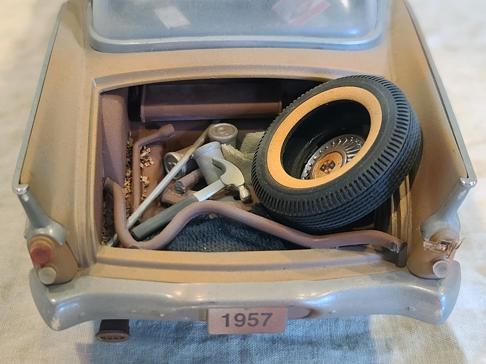 VERY RARE 1:18 Scale Vintage 1957 Studebaker Golden Hawk