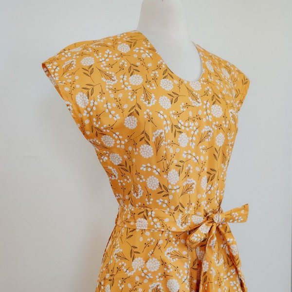 Marigold floral Swirl style wrap dress 1950s cotton day dress