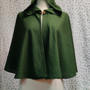 Traveler&#39;s hooded capelet cape linen/rayon-Forest green